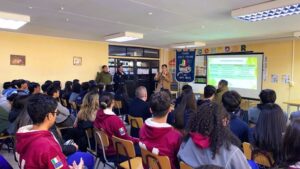 Punta Arenas: Dictan charla de Responsabilidad Penal Adolescente en Liceo Contardi