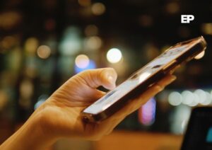 Meta sufre caída mundial y deja sin Facebook, Instagram y WhatsApp a millones de usuarios