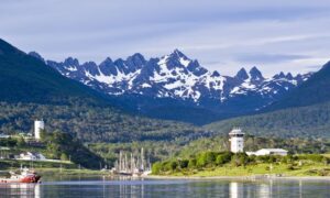 Organizaciones de Puerto Williams acusan falta de respuestas en salud y transporte