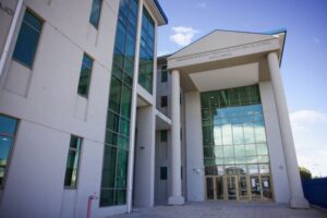 Prisión preventiva en Punta Arenas para sujeto con historial de violencia intrafamiliar y desacato