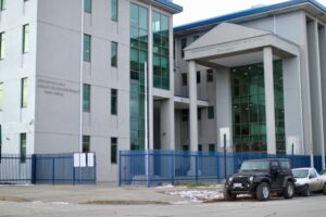 Mujer es formalizada por agredir a su sobrina con una tijera