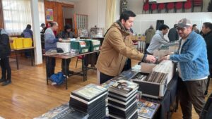 Vuelven las ferias de vinilos y coleccionismo musical a Punta Arenas