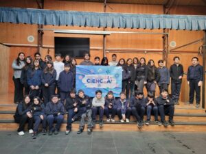 Estudiantes de tres provincias de Magallanes se convierten en “Cazadores de virus” de la mano de Explora y la UC
