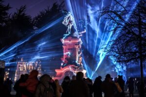 Con 20 instalaciones y calle Bories peatonal, arranca hoy el Patagonia Light Festival 2026