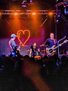 Banda nacional “Gufi” debuta en Dreams Punta Arenas