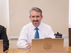 Diputado Riquelme denuncia a la Cormag ante Contraloría por sueldos políticos e ilegalidad en proyectos