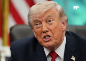 Trump amenaza con ataques masivos a Irán y la toma forzosa de la estratégica isla petrolera