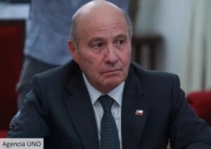 Ministro de Hacienda advierte que el 40% de los estudiantes cursa carreras sin rentabilidad