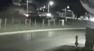 Cámaras  captaron a camioneta que  causó graves destrozos en Av. Bulnes