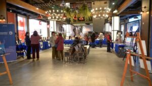 Personas mayores de Punta Arenas exhibieron su talento en muestra municipal
