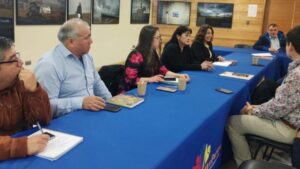 Autoridades de Porvenir y Hospital coordinan acciones urgentes en salud mental