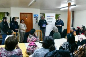 Delegación acerca activación presencial del Cupón de Gas Licuado para personas mayores en Puerto Williams