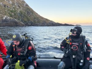 Armada y pescadores intensifican rastreo de pescador desaparecido en altamar