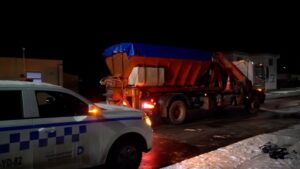 Punta Arenas enfrenta ola de frío extremo con 100 toneladas de sal y concejala advierte que maquinaria municipal llegó al límite de su vida