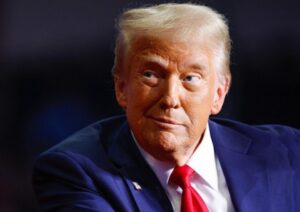 Donald Trump bromea sobre una candidatura presidencial para 2028 durante un mitin en Georgia