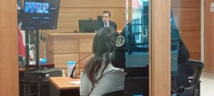 Prisión preventiva para mujer acusada de estafas reiteradas a comercios de Punta Arenas