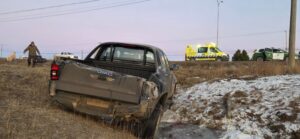 Camioneta volcó en el kilómetro 13 de la Ruta 9 Norte tras sufrir el reventón de un neumático