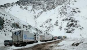 Cierre del paso Los Libertadores por acumulación de nieve se extendería por al menos otros diez días