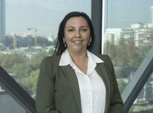 Talento austral hace historia: Magallánica Andrea Nieto es la primera mujer en presidir Chiletec