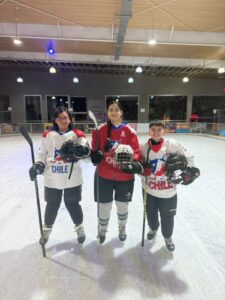 Tres jóvenes magallánicos representarán a Chile en torneo internacional de hockey sobre hielo en EE.UU.