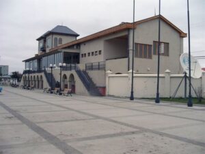 Infracciones y temor vecinal por funcionamiento de “after” en el Club Hípico