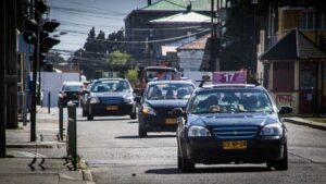 Entra en vigencia alza de la tarifa de taxis colectivos en Punta Arenas: pasaje diurno sube a $900