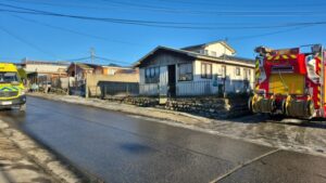 Emergencia en el sector sur: Adulta mayor es evacuada al hospital por presunta intoxicación por gas en Punta Arenas