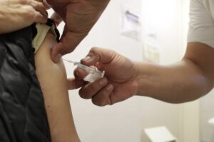 Seremi de Salud explica cómo funciona la vacuna antirrábica: es gratuita y se debe cumplir ciertos criterios