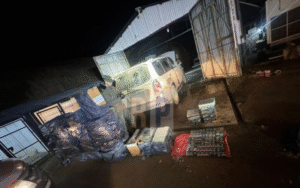 Incautan vehículo chileno abandonado con más de 11 mil cajetillas de contrabando en frontera fueguina