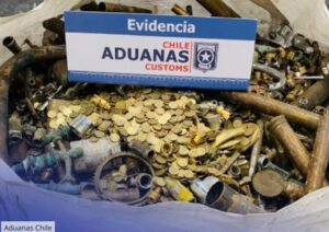 Aduanas intercepta cargamento con más de un millón de monedas de $10 que pretendían ser contrabandeadas a China