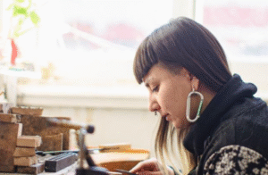 Camila Vera y Escarabajo: oficios, comunidad y memoria en Punta Arenas