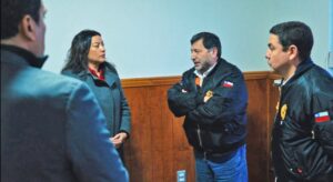 Bomberos de Punta Arenas no atenderá emergencias en la toma si no está Carabineros