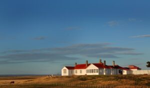 Hotel Estancia Caleta Josefina: el hotel boutique que rescata el patrimonio de Tierra del Fuego