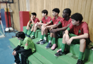 Gimnasio de la Escuela Portugal albergó electrizante campeonato de futsal escolar en Punta Arenas