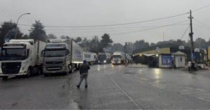 Aduanas estima que en los próximos tres días se normalizará el paso de camioneros
