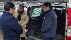 Ambulancias y minivan del Servicio de Salud y Hospital Clínico fueron rematadas
