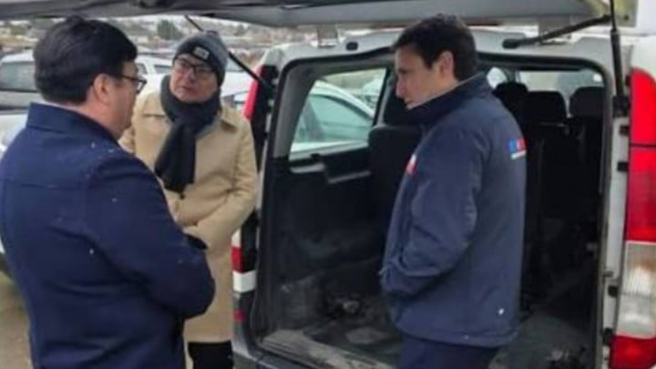 Ambulancias y minivan del Servicio de Salud y Hospital Clínico fueron rematadas