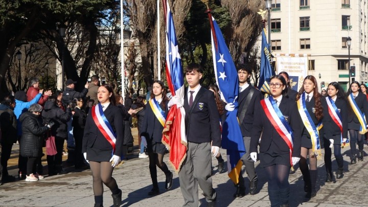 Con desfile de estudiantes, educadores y exalumnos Insuco cerró su aniversario 90