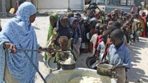 La crisis de financiamiento del PMA deja a 6 millones de personas en riesgo de hambre en Somalia