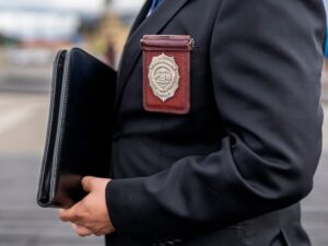 PDI detiene a hombre acusado de grabar a mujeres en Punta Arenas: recibió condena por acoso y pornografía infantil