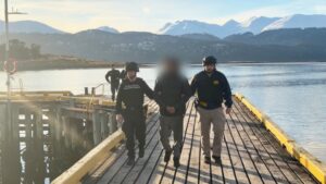 Detienen a prófugo en los canales australes por explotación sexual y violación de una menor en Punta Arenas