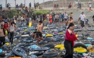 Cifra de fallecidos en la crisis migratoria de Ceuta se eleva a 67 mientras España instala barreras de contención marítimas