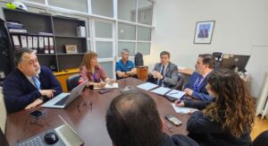 Servicio de Salud y Colmed Magallanes reafirman continuidad de rondas médicas interprovinciales para reducir listas de espera