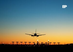 Principal aeropuerto de Venezuela reabrirá tras terremoto