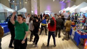Sexta Feria Inclusiva de Punta Arenas reúne a 18 agrupaciones y visibiliza el trabajo de personas con discapacidad