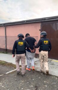 Operativo policial masivo dejó 12 detenidos y 11 extranjeros denunciados