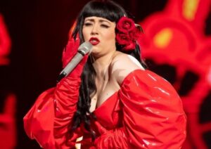 Camila Chacón presenta su tributo a Mon Laferte este viernes en el Casino Dreams de Punta Arenas