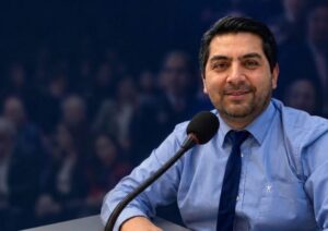 Sebastián Oyarzo asume la presidencia regional del Partido Republicano en Magallanes tras ganar comicios internos