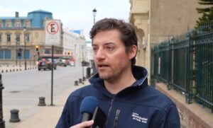 Inspectores municipales son atacados a pedradas durante fiscalización de fiesta clandestina en Punta Arenas