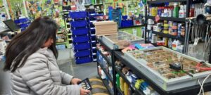 Sernac intensifica fiscalización en ferreterías de magallanes y advierte multas de hasta 21 millones de pesos